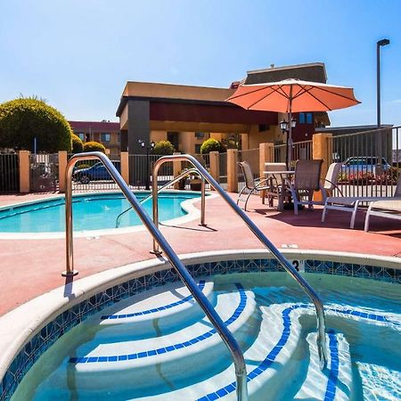 Rancho San Diego Inn & Suites Ел Кахон Екстериор снимка